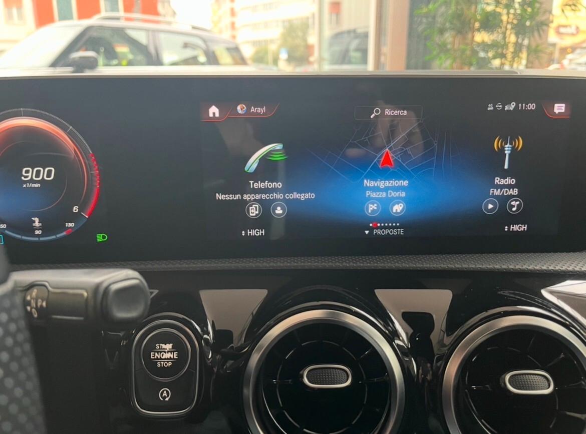 MERCEDES CLASSE A 1.6 TDI 116CV Sport Extra Cambio automatico Navi Cerchi AMG Pelle Alcantara allestimento AMG OK NEOPATENTATI