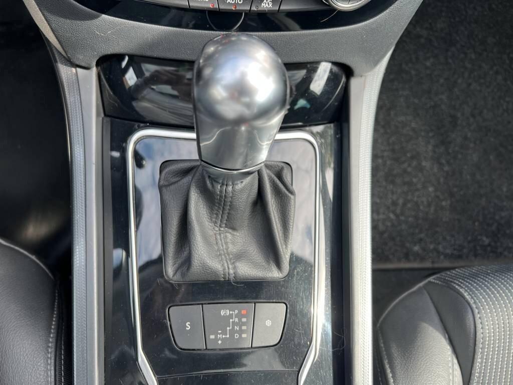 Peugeot 508 BlueHDi 180 EAT6 S&S SW Allure