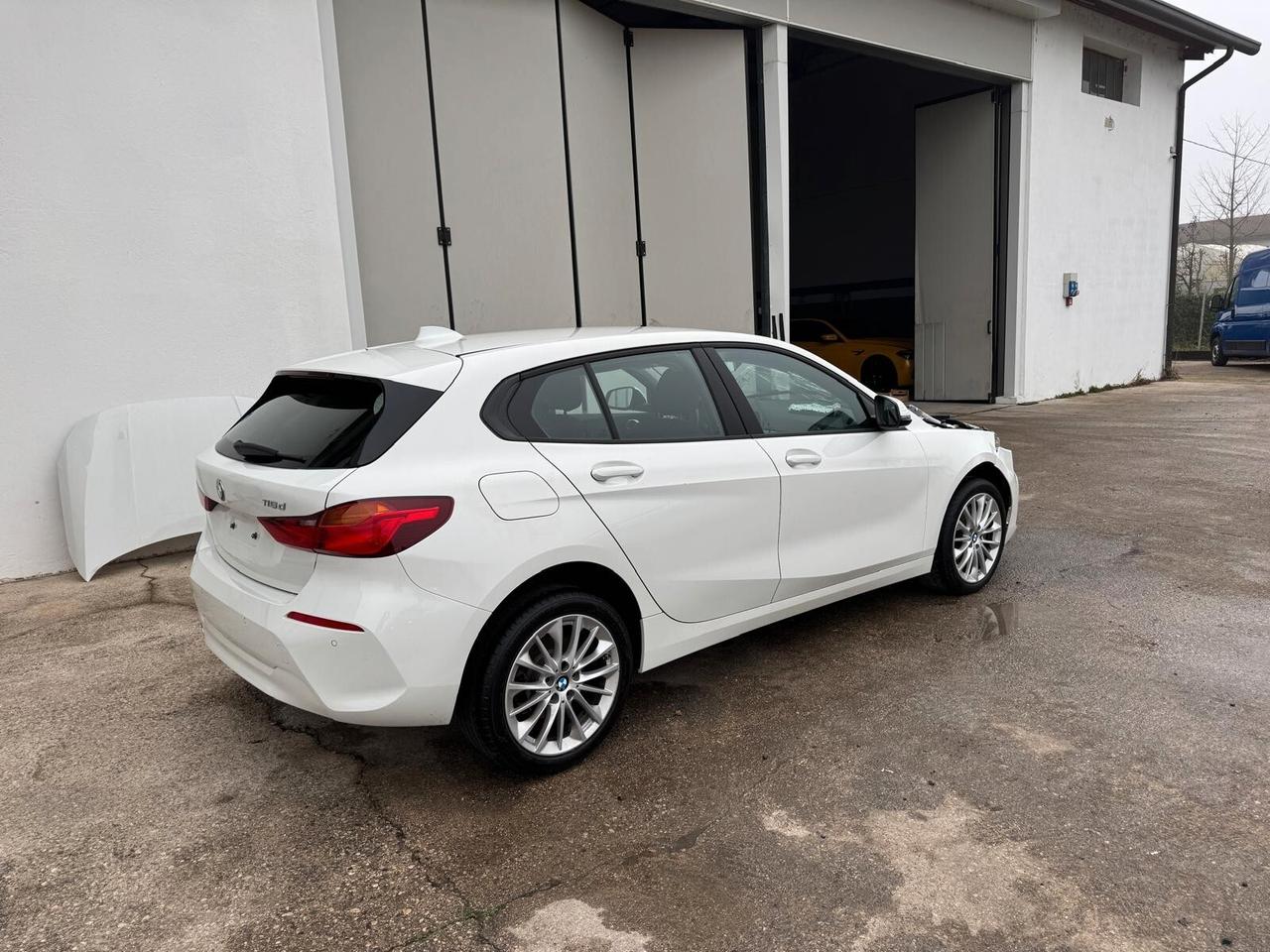 BMW 116 d F40 auto - START INCIDENTATA