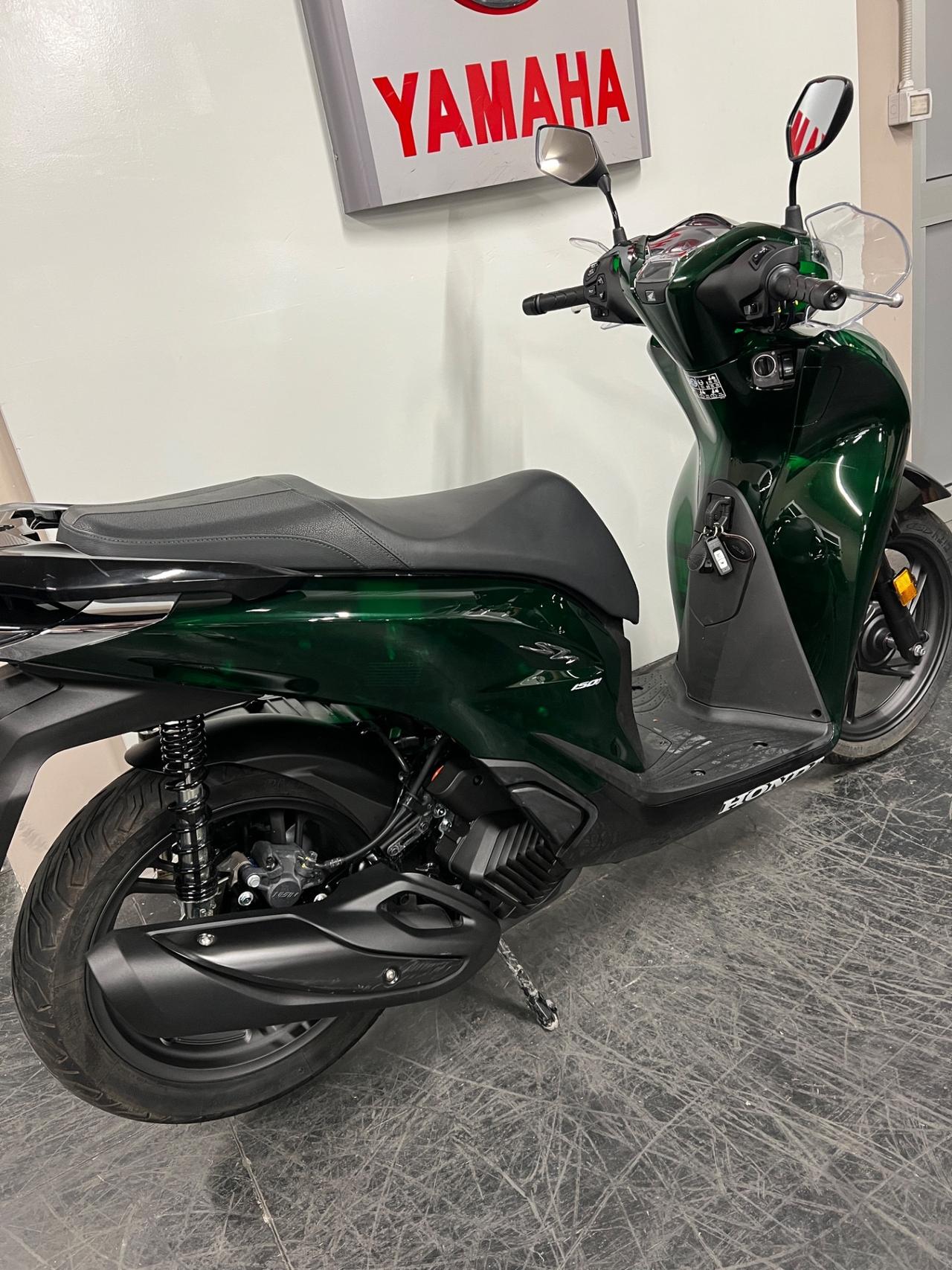 Honda SH 150 Vetro