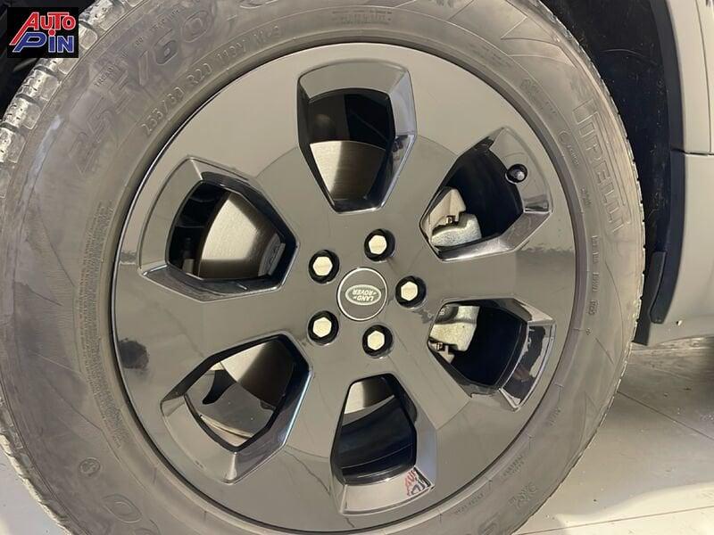 Land Rover Defender 3.0D I6 200 110 SE AWD auto.