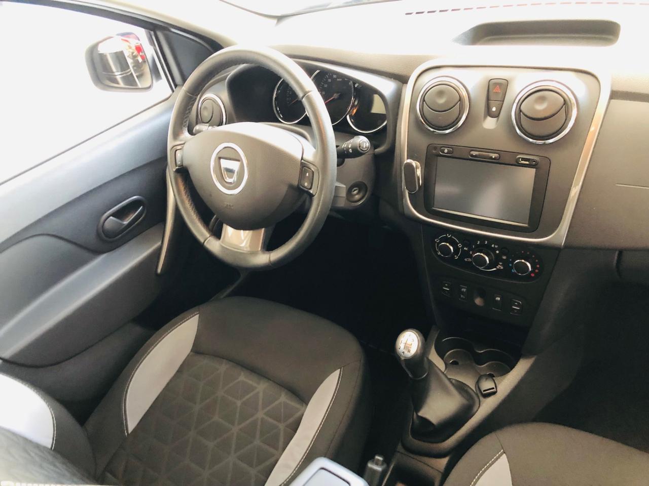 Dacia Sandero Stepway 900 TCe - Autonavigli