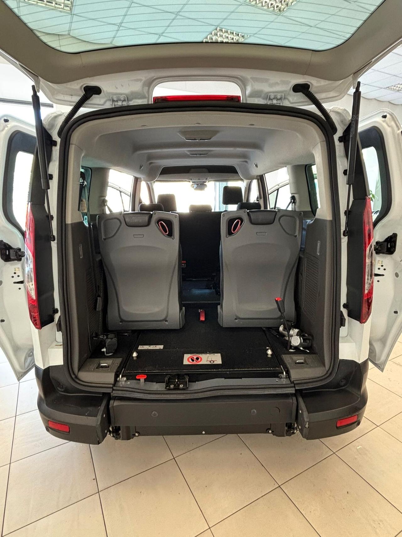 FORD TRANSIT CONNECT TRASPORTO DISABILI 7 POSTI PIANO RIBASSATO