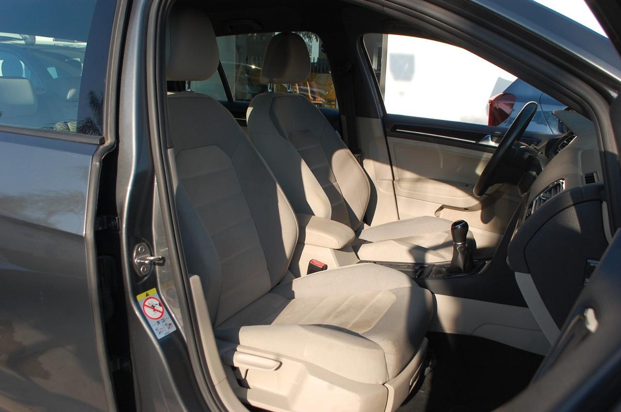 Volkswagen Golf 5p 1.6 tdi Highline 115CV Uff Italy Navi Clima USB
