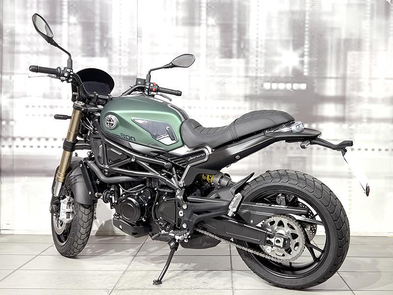 Benelli Leoncino 800