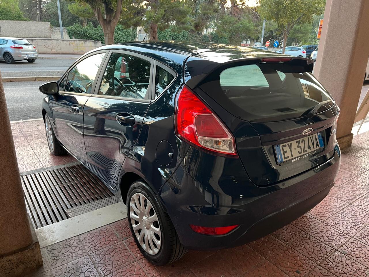 Ford Fiesta 1.2 5p perfetta garantita-2015