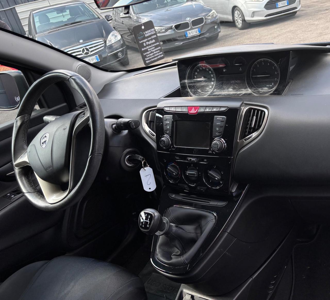 Lancia Ypsilon 0.9 TwinAir 5 porte Metano Ecochic Gold