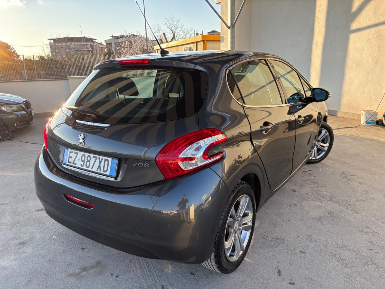 Peugeot 208 1.4 HDi 68 CV 5 porte Allure