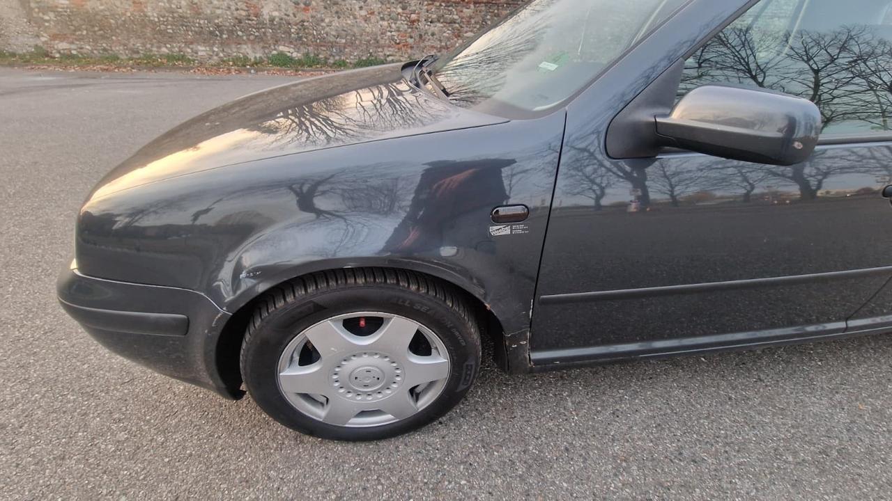 Volkswagen Golf 1.8 turbo 20V cat 5p. GTI