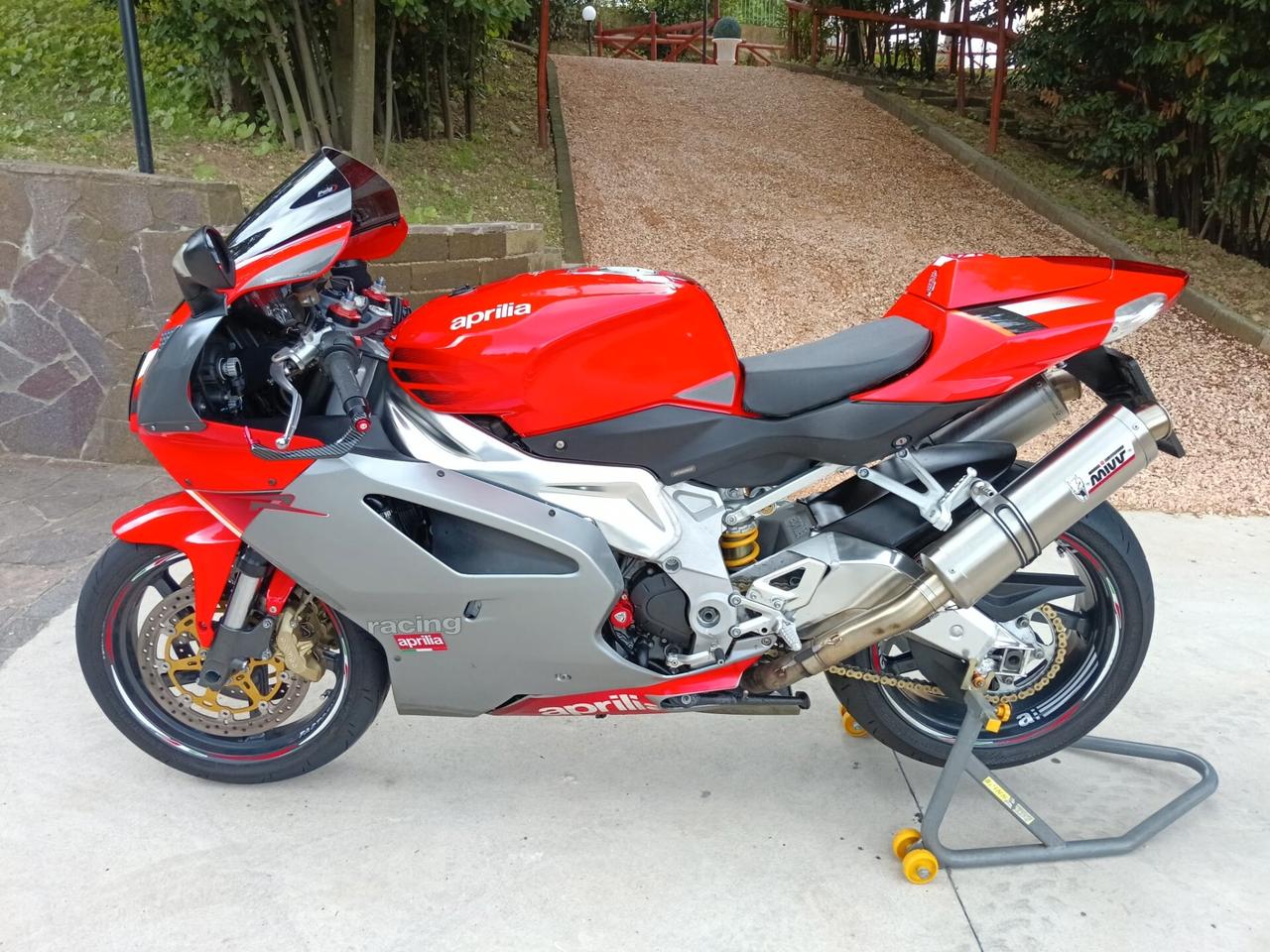 Aprilia RSV 1000