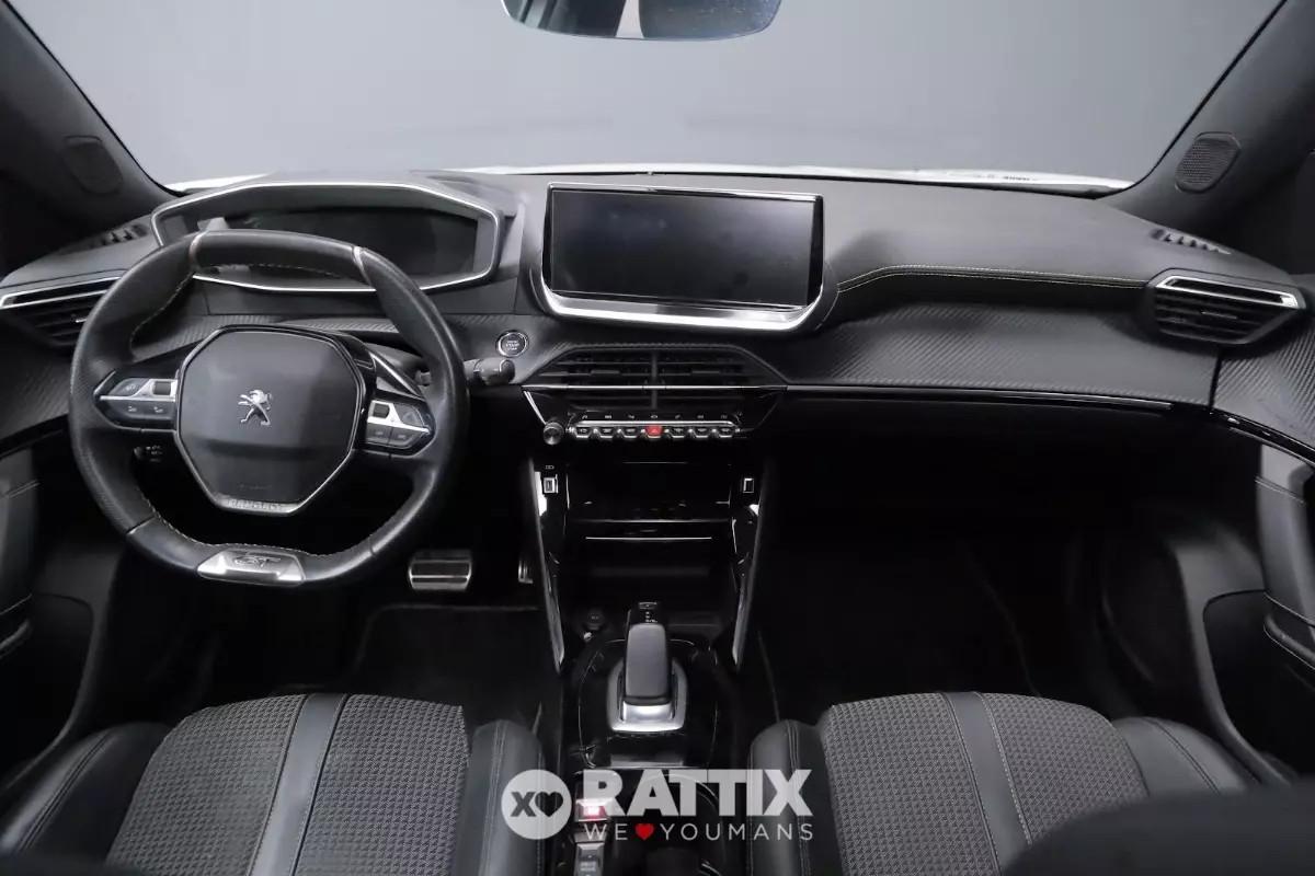 Peugeot e-2008 motore elettrico 100kW GT