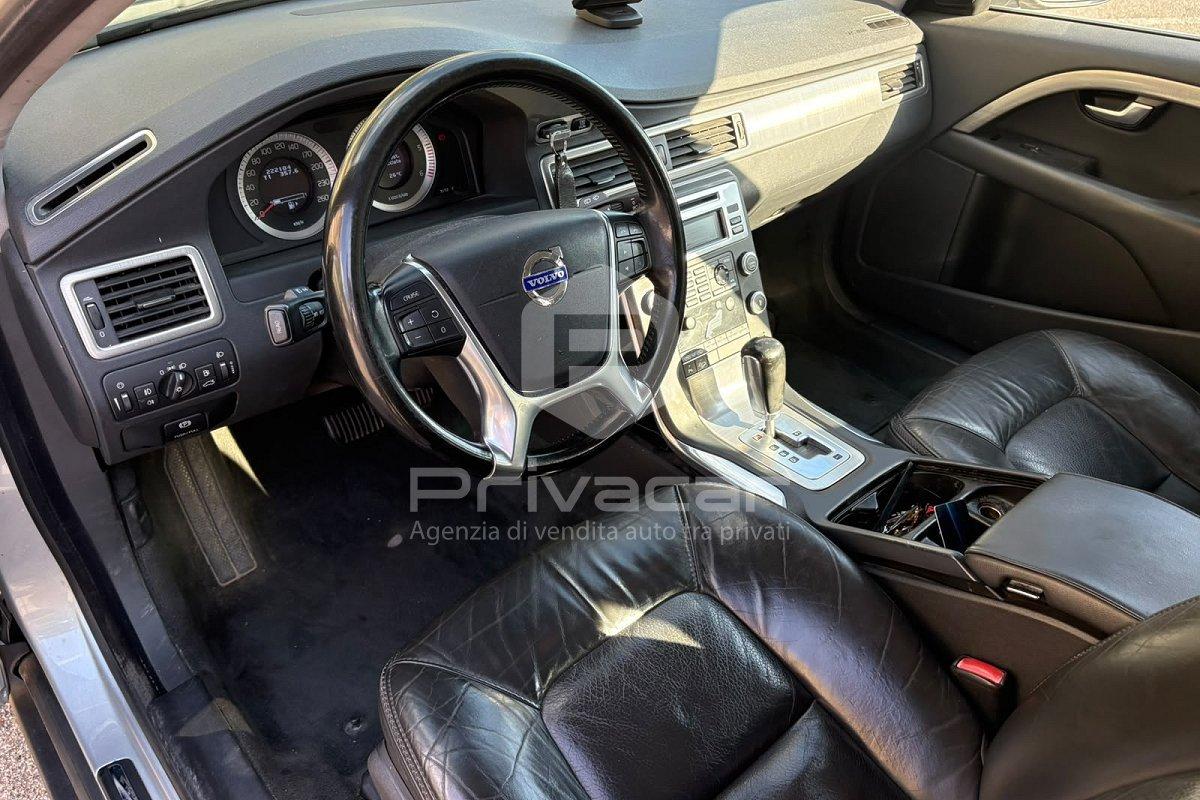 VOLVO XC70 D5 205CV AWD Geartronic Momentum