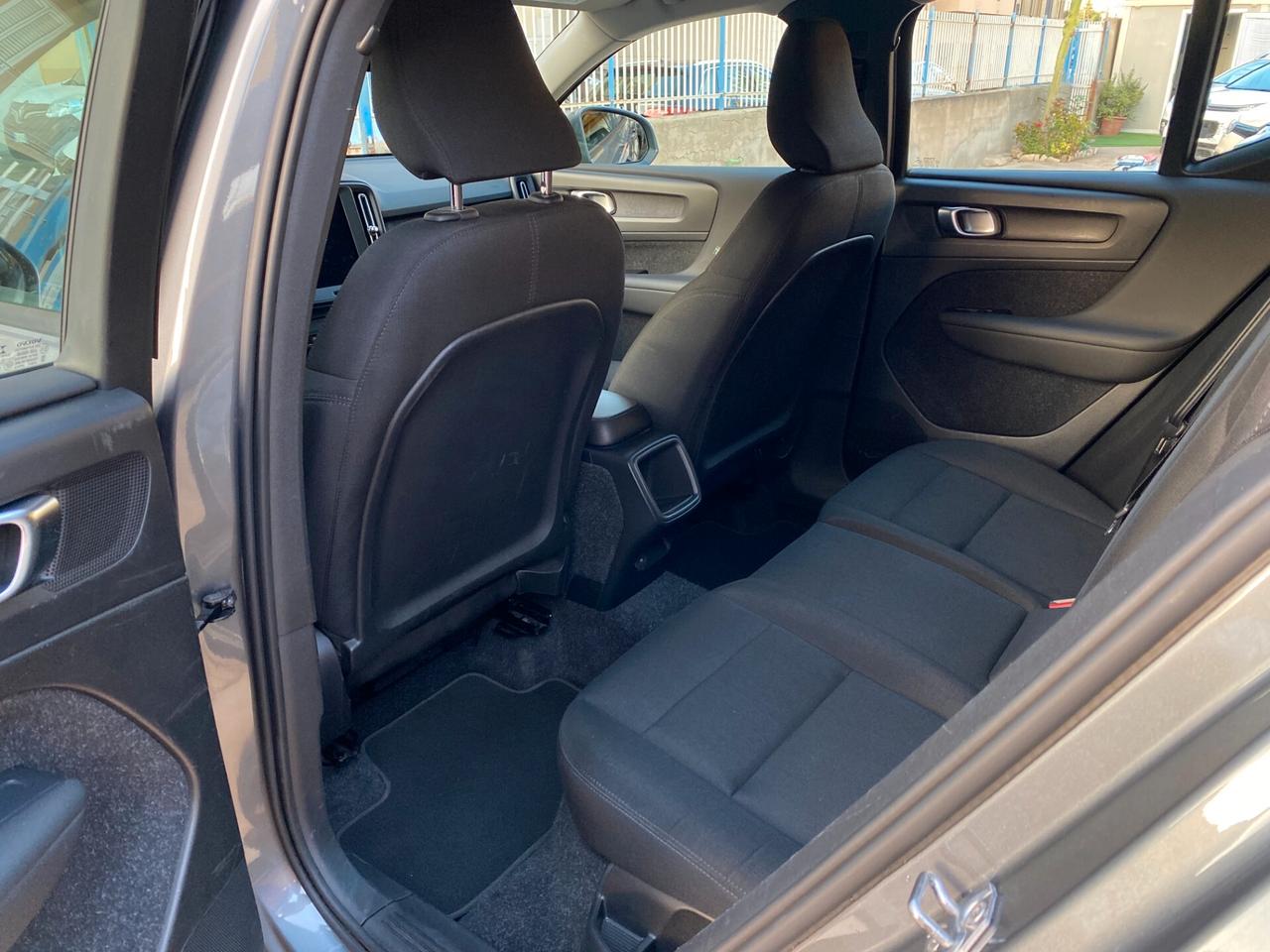 Volvo XC40 D3 Momentum 2.0 TDI 150CV