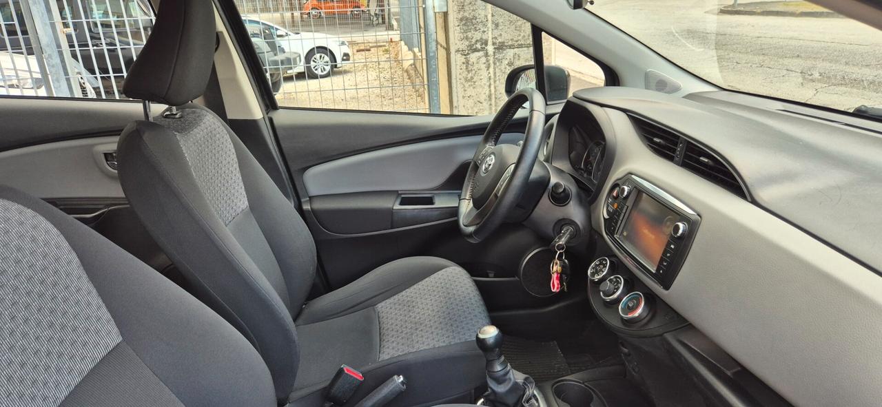 Toyota Yaris 1.0 5 porte NEOPATENTATI