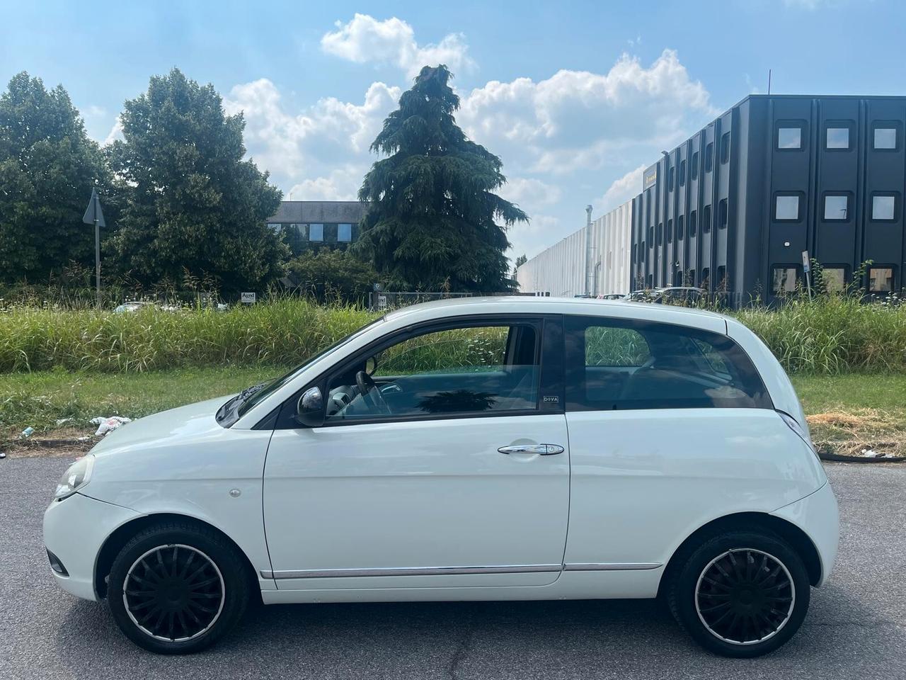 Lancia Ypsilon 1.3 MJT 75 CV