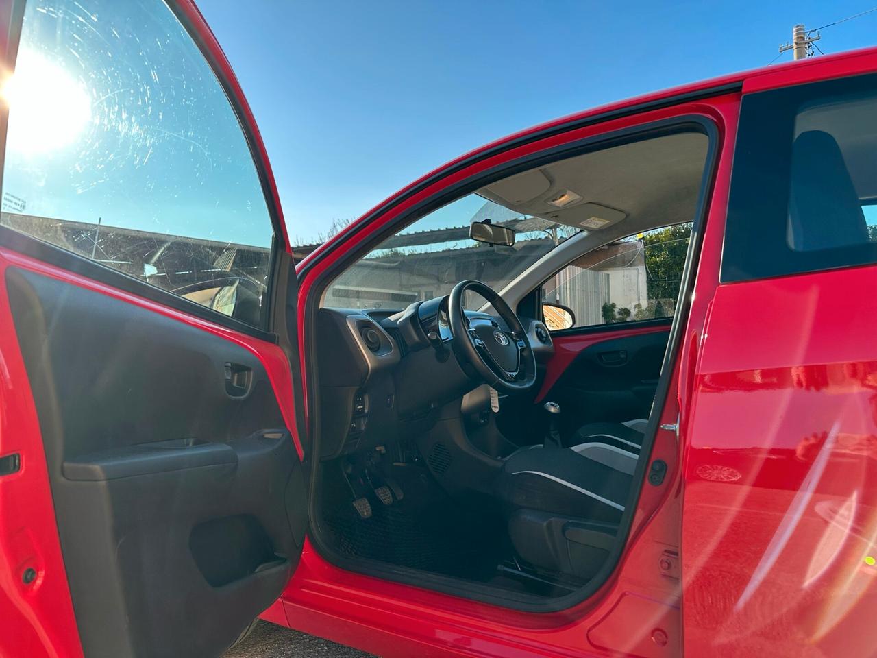 Toyota Aygo 1.0 VVT-i 69 CV 5 porte x-cool