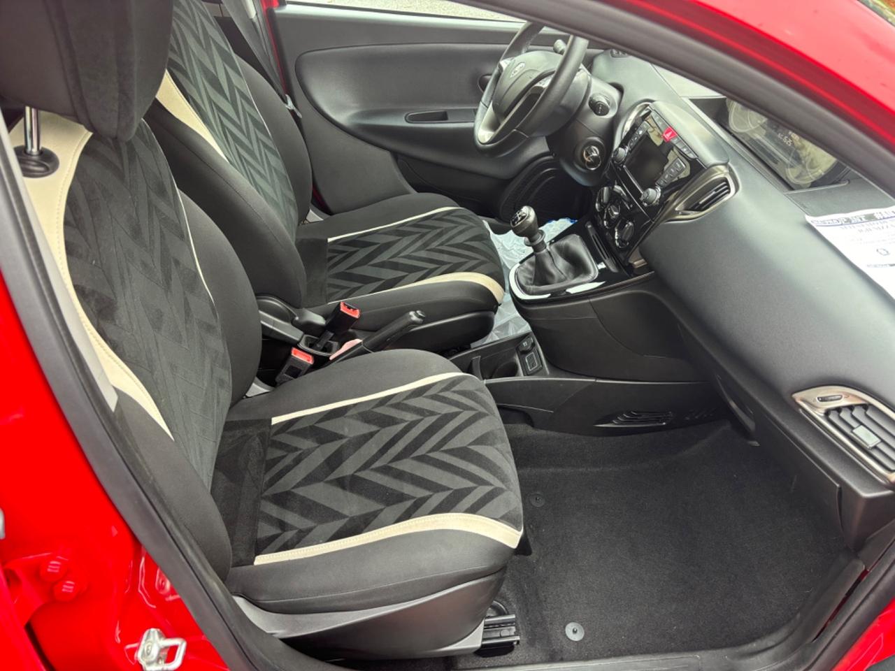 Lancia Ypsilon 1.2 69 CV 5 porte Gold
