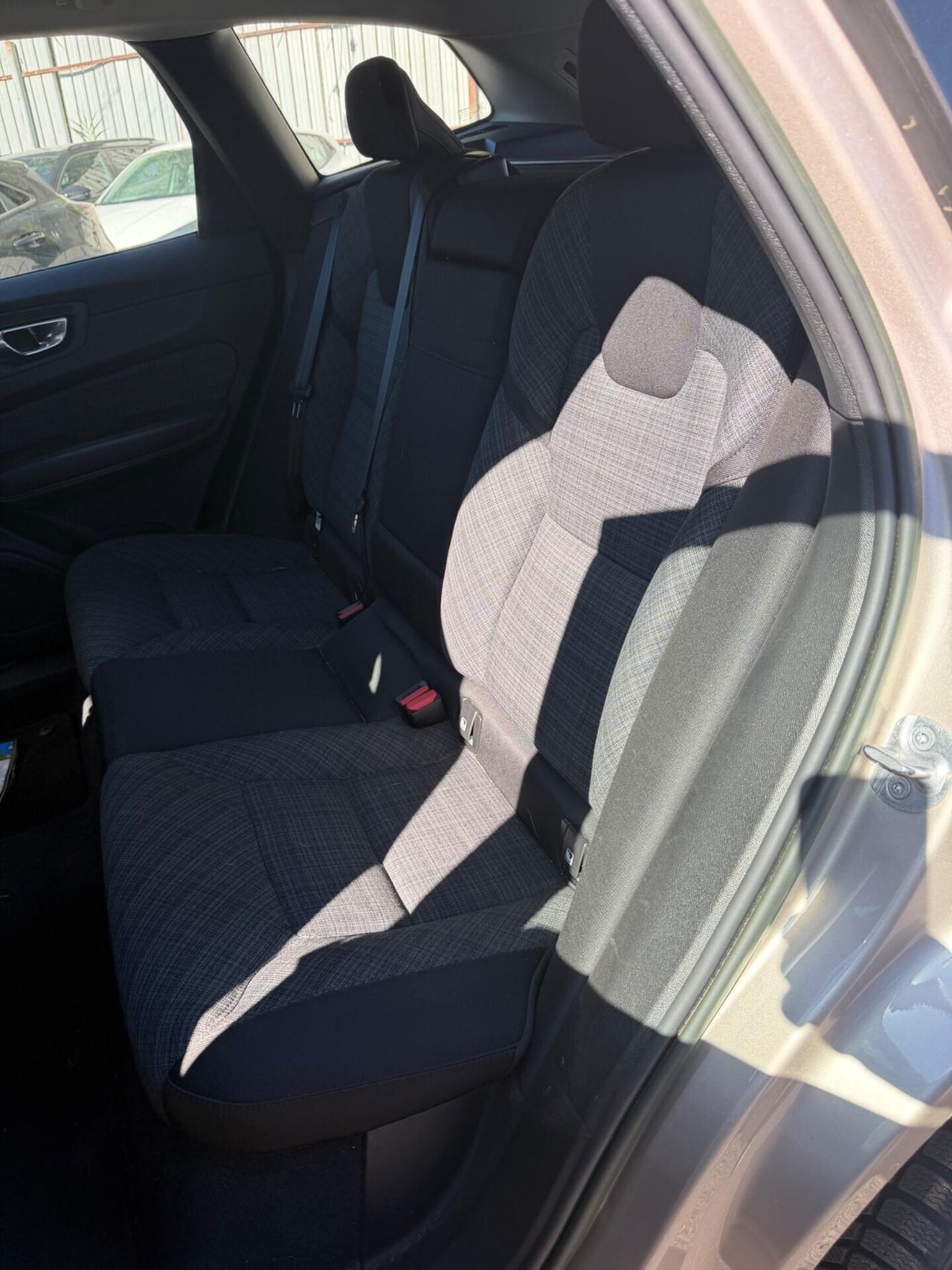 Volvo XC 60 XC60 B4 (d) SINISTRATA