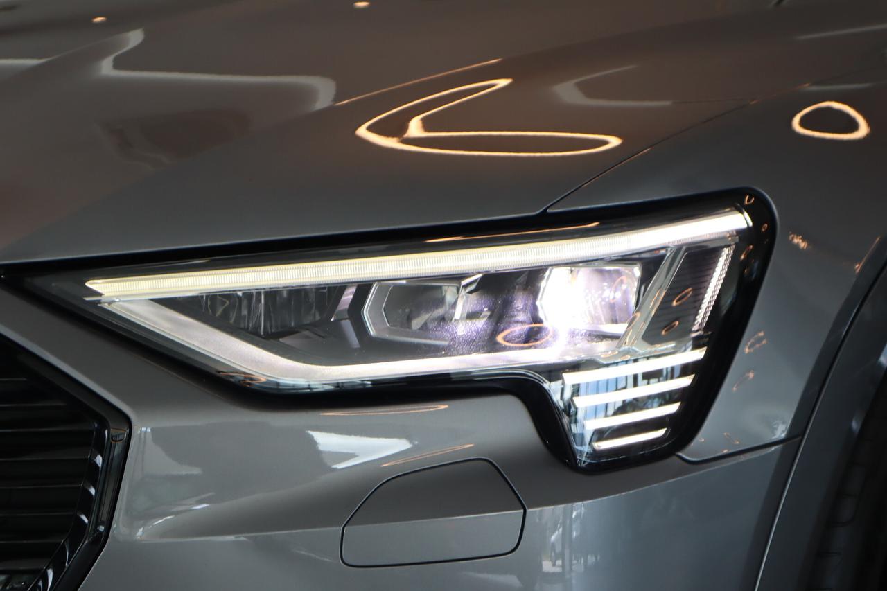 Audi e-tron Etron 55 QUATTRO S-LINE BLACKLINE MATRIX 360° 21"