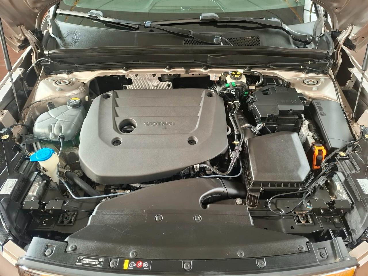 Volvo XC40 B3 automatico Ultimate Bright