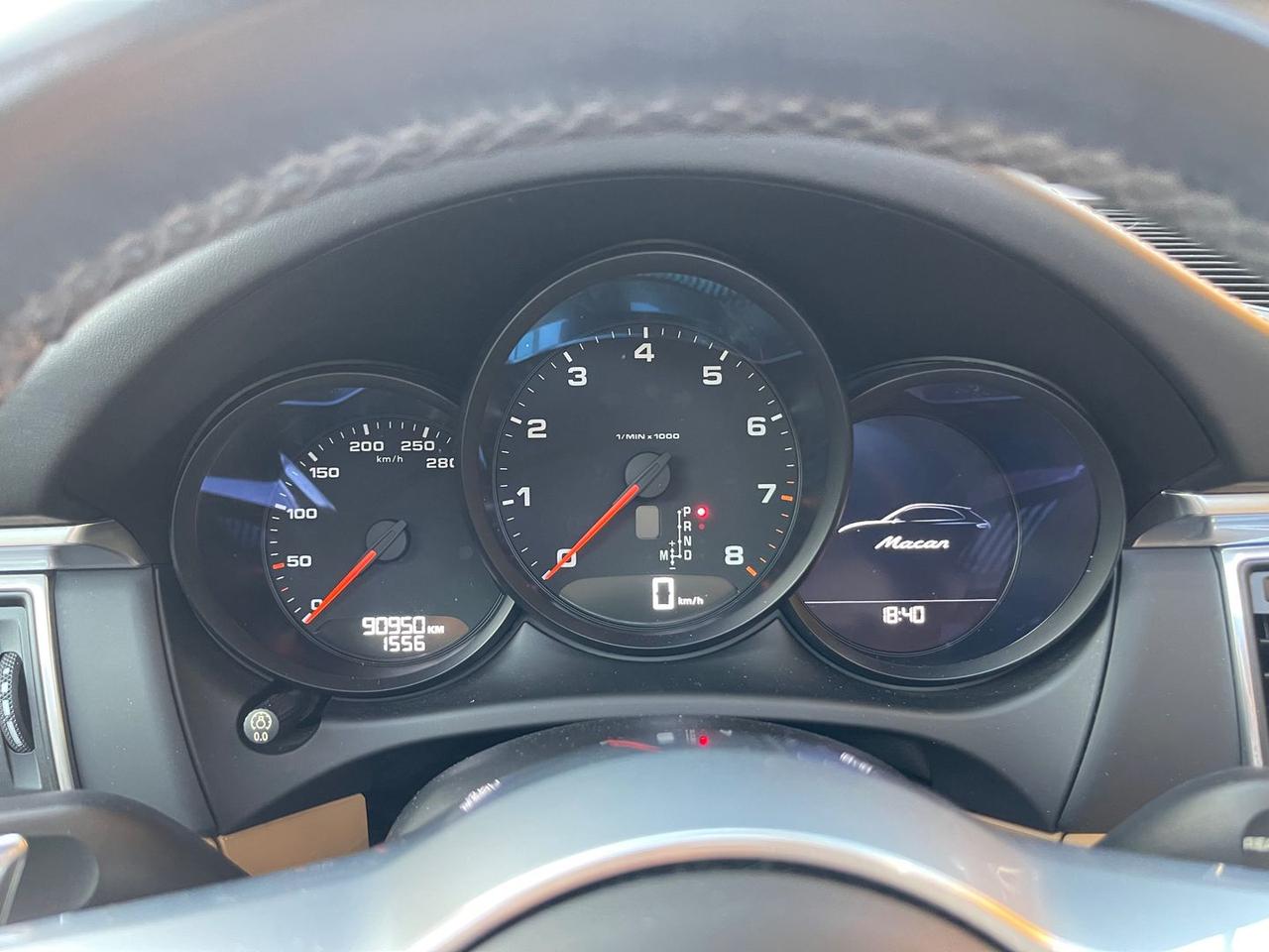 Porsche Macan -- 2.0 #7143