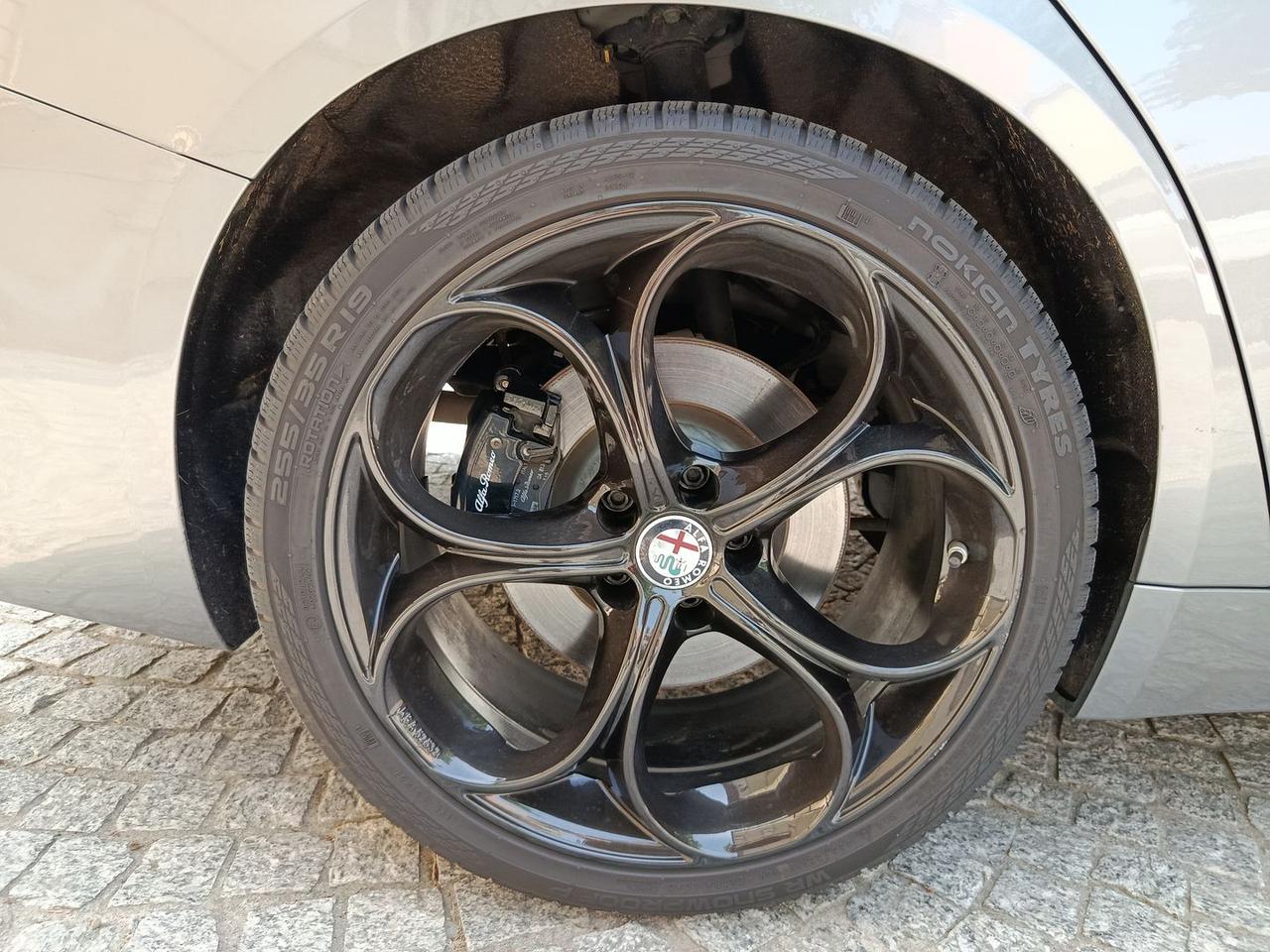 Alfa Romeo Giulia Veloce 2.0 Turbo #10509