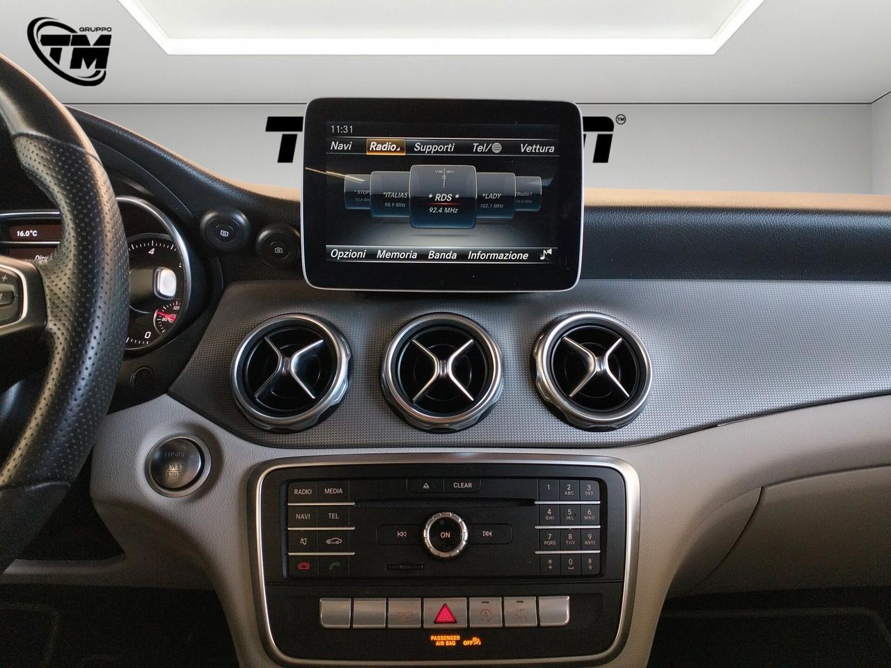 Mercedes-benz GLA 200 d Sport - TETTO APRIBILE