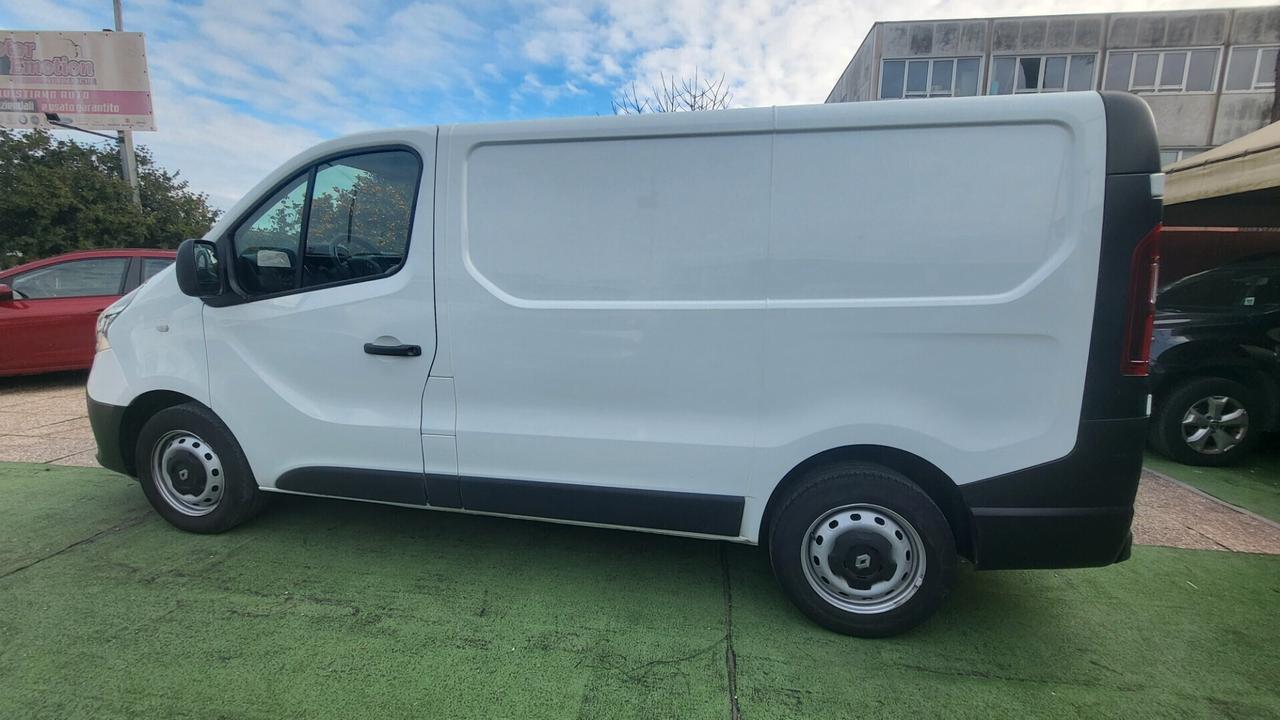 Renault Trafic T27 2.0 DCi 120CV PC-TN