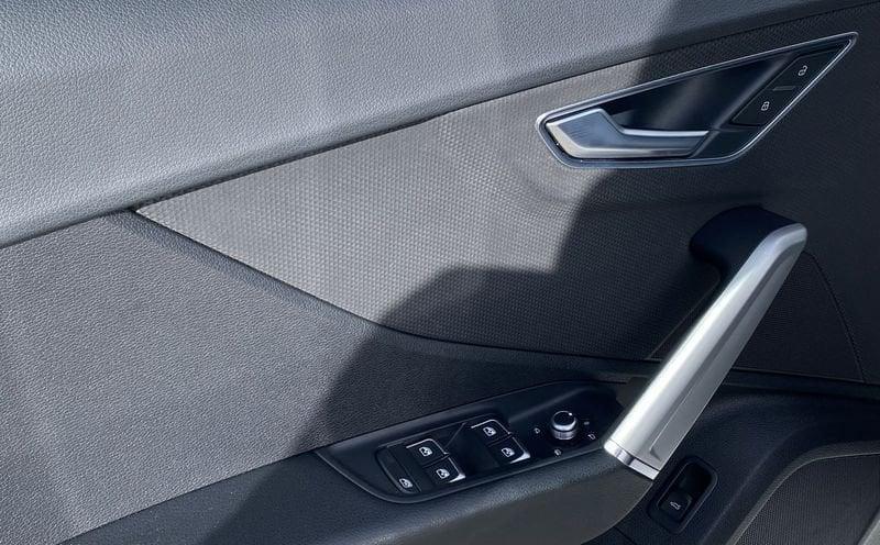 Audi Q2 Identity Black 2.0 TDI 116CV 30 Gancio Traino