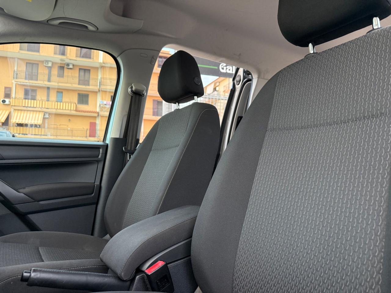 Volkswagen Caddy 2.0 TDI 102 CV DSG trasporto disabili 5+1