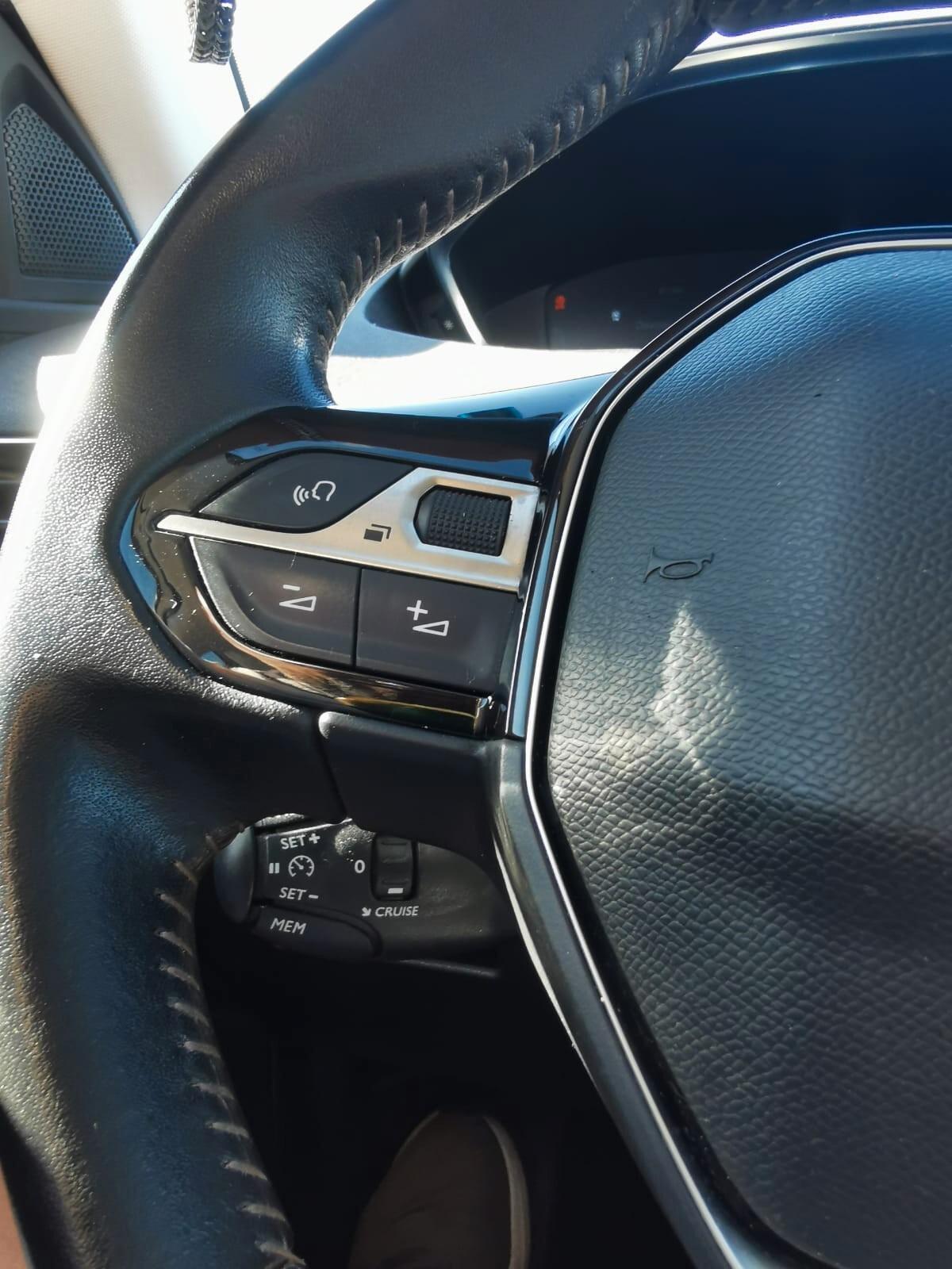 Peugeot 3008 BlueHDi 130 EAT8 Allure 2020