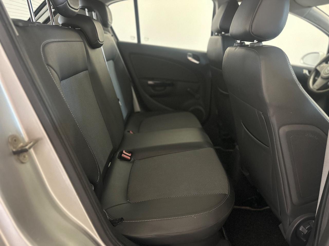 Opel Corsa 1.2 5 porte Cosmo NEOPATENTATI