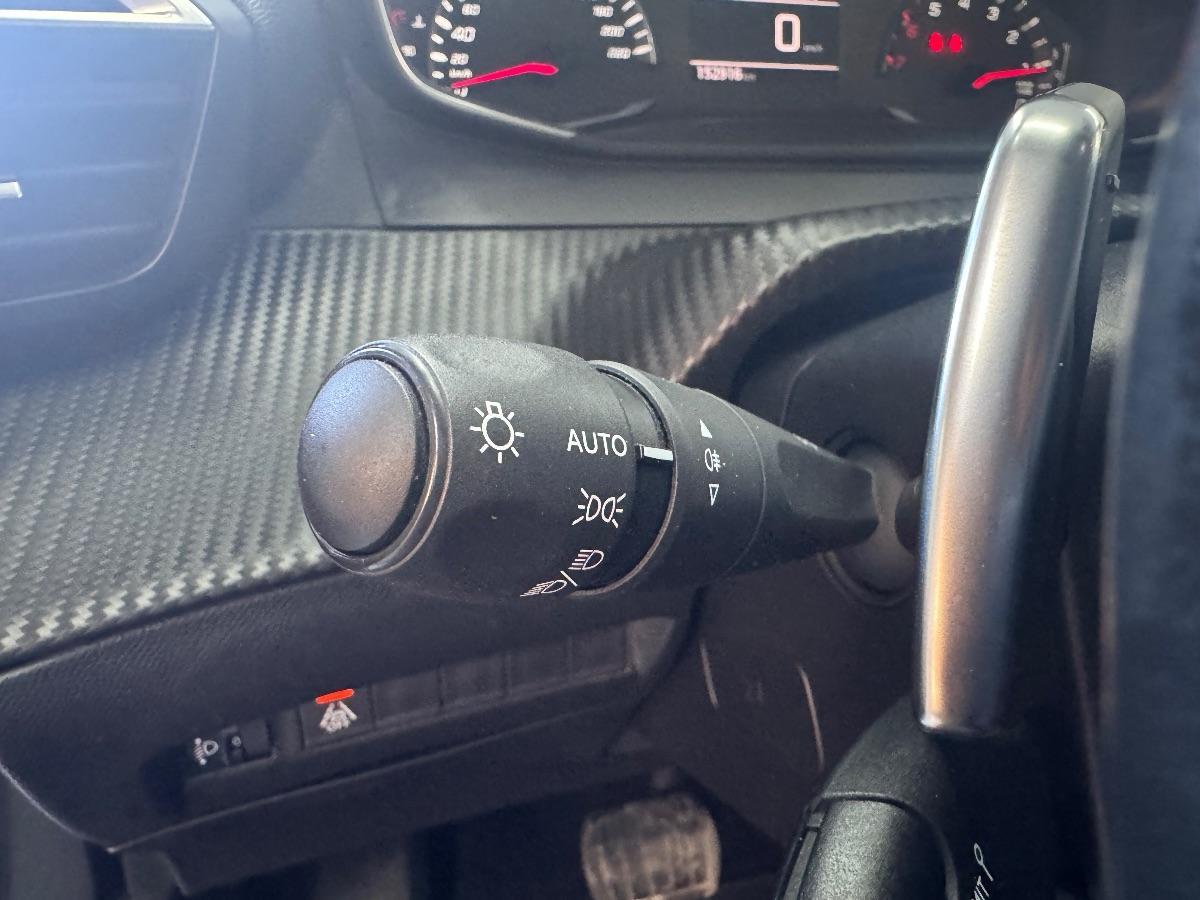 PEUGEOT 2008 BlueHDi 130 S&S EAT8 Allure UNICO PROP/ CARPLAY