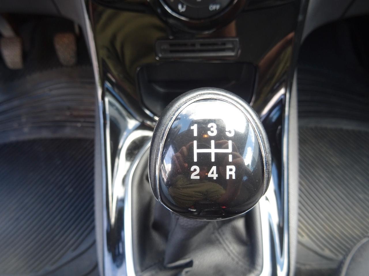 Ford Fiesta 1.4 5p. Bz.- GPL Titanium