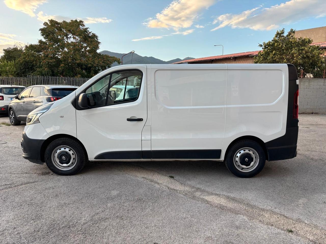 Renault trafic 2.0 dci 145 cv 10/2020