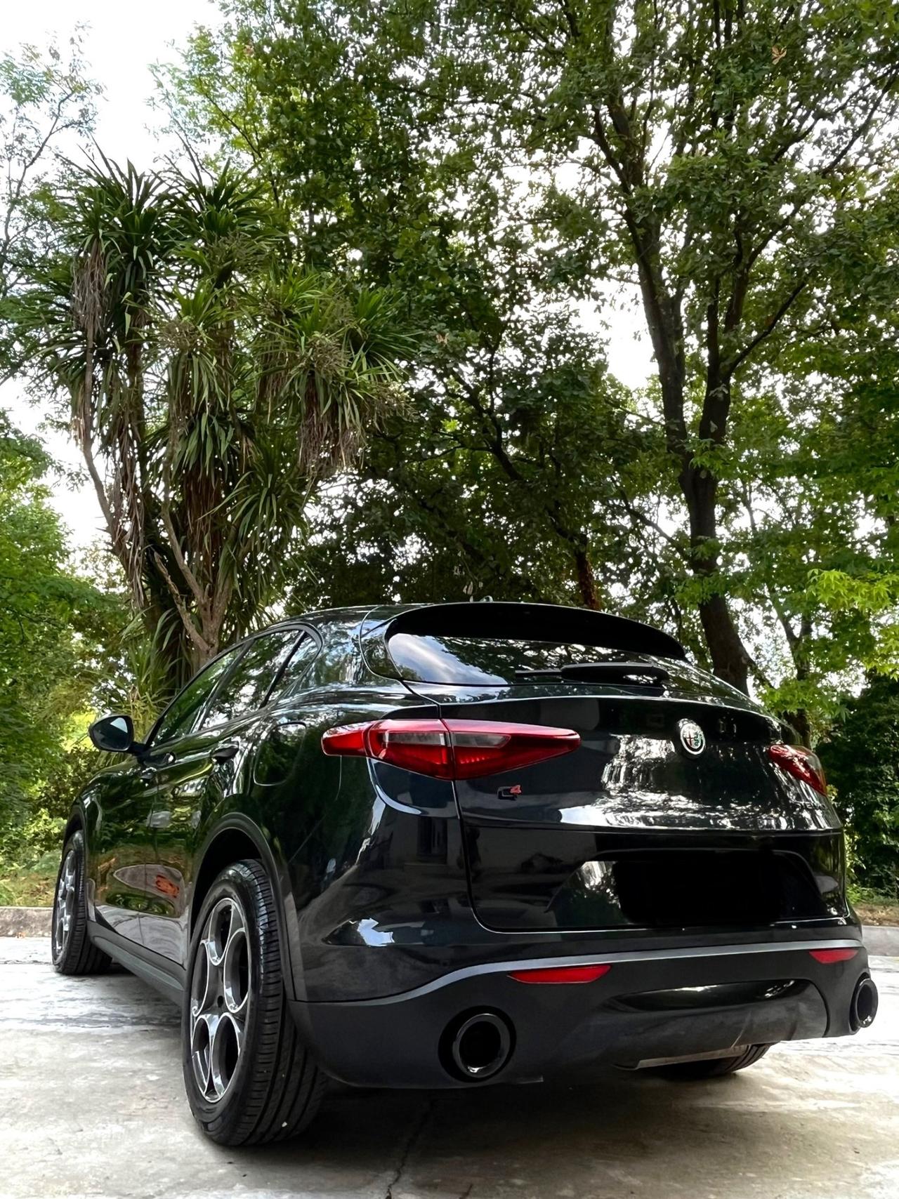 Alfa Romeo Stelvio 2.2 TOTAL BLACK 210 CV AT8 Q4 Executive