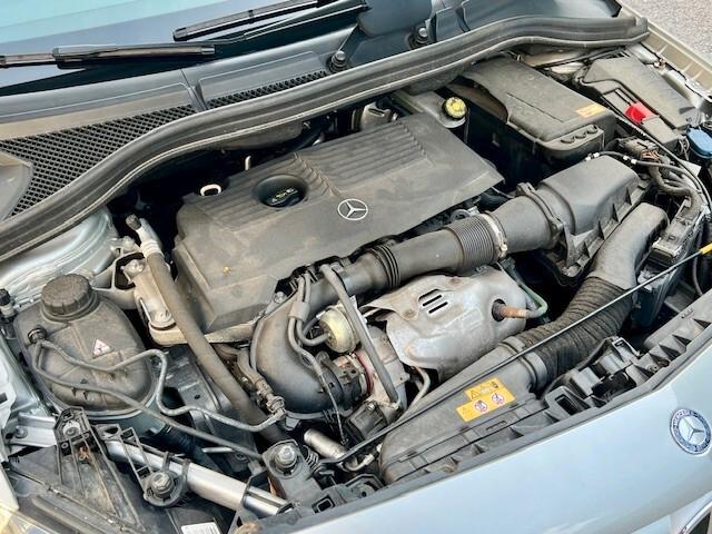 Mercedes-Benz B 180 BlueEFFICIENCY 2012