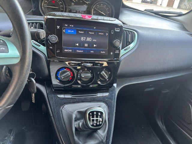 LANCIA Ypsilon 1.0 FireFly 5 porte S&S Hybrid Silver Plus 5 POSTI