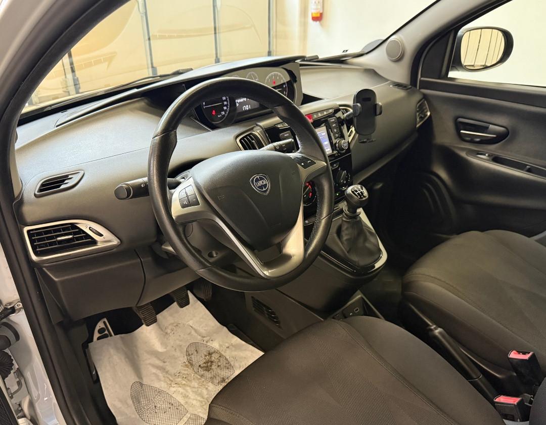 LANCIA Ypsilon 3ª serie - Ypsilon 1.0 FireFly 5 porte S&S Hybrid Ecochic Gold