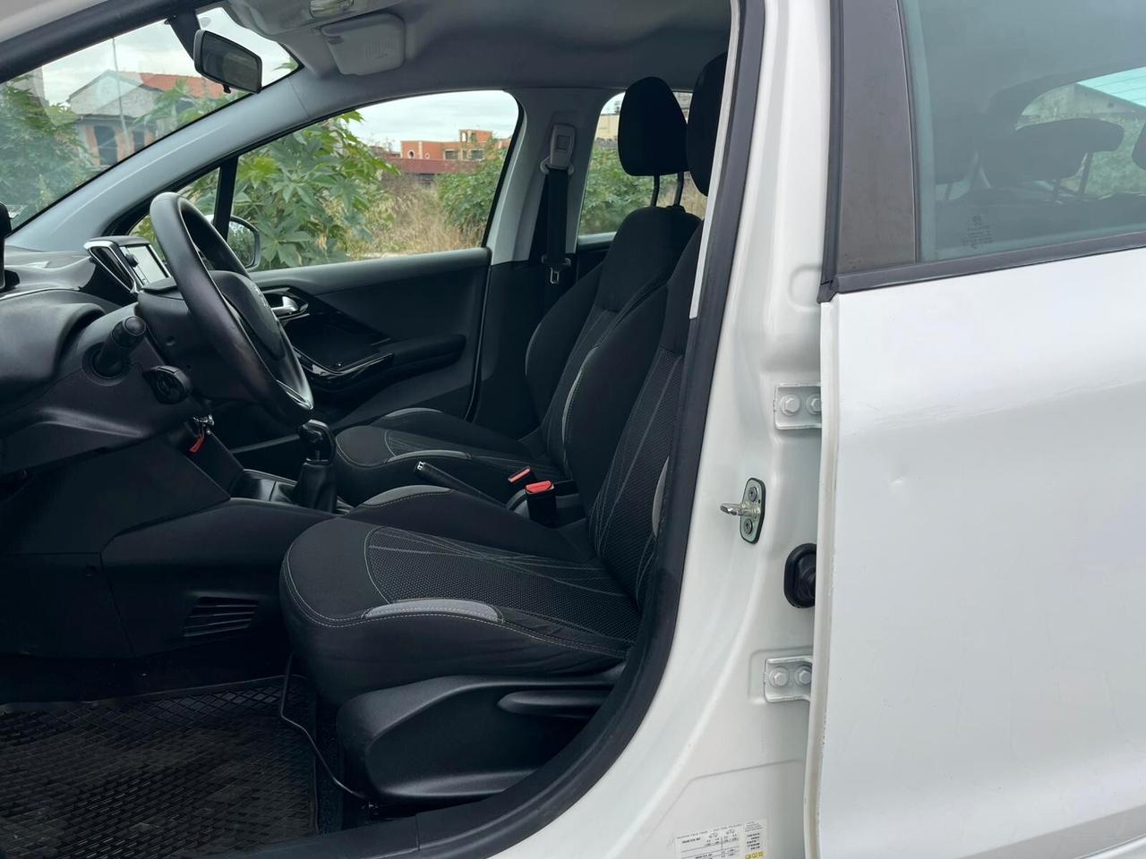 Peugeot 208 1.4HDI FULL NEOPATENTATI 2014