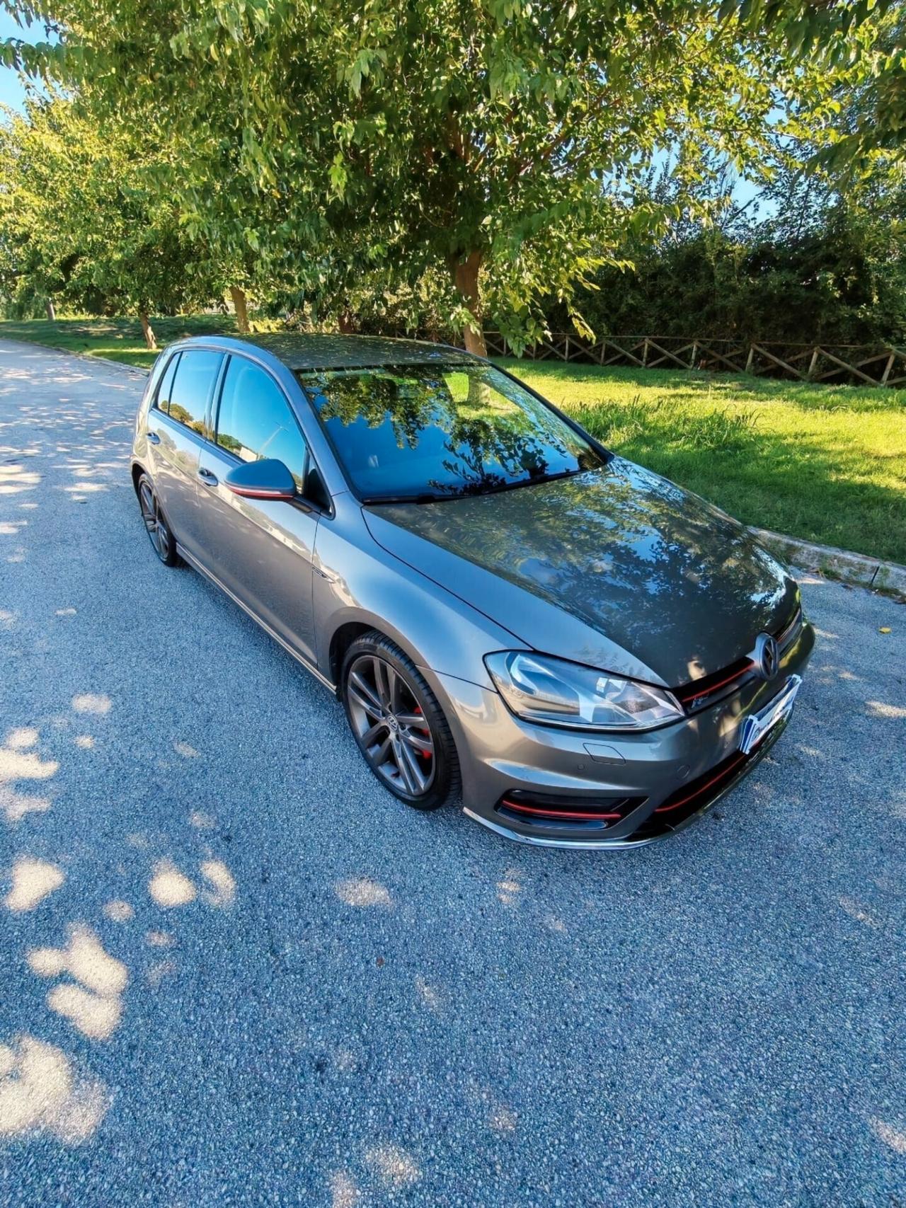 Volkswagen Golf 1.6 TDI 110 CV 5p. Executive R-Line