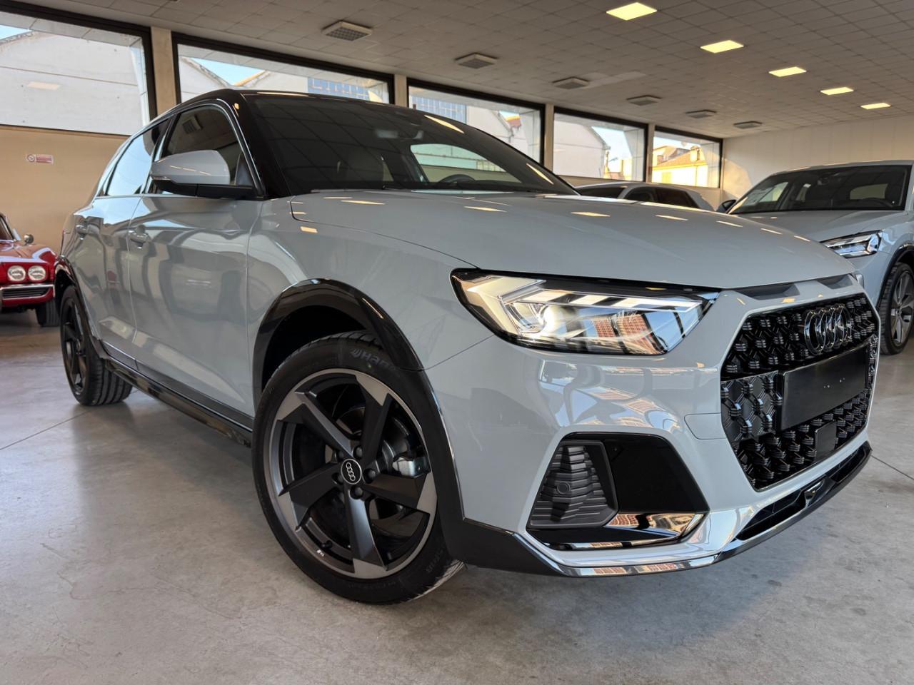 Audi A1 Allstreet 35 TFSI 150cv S Tronic S line Interiors