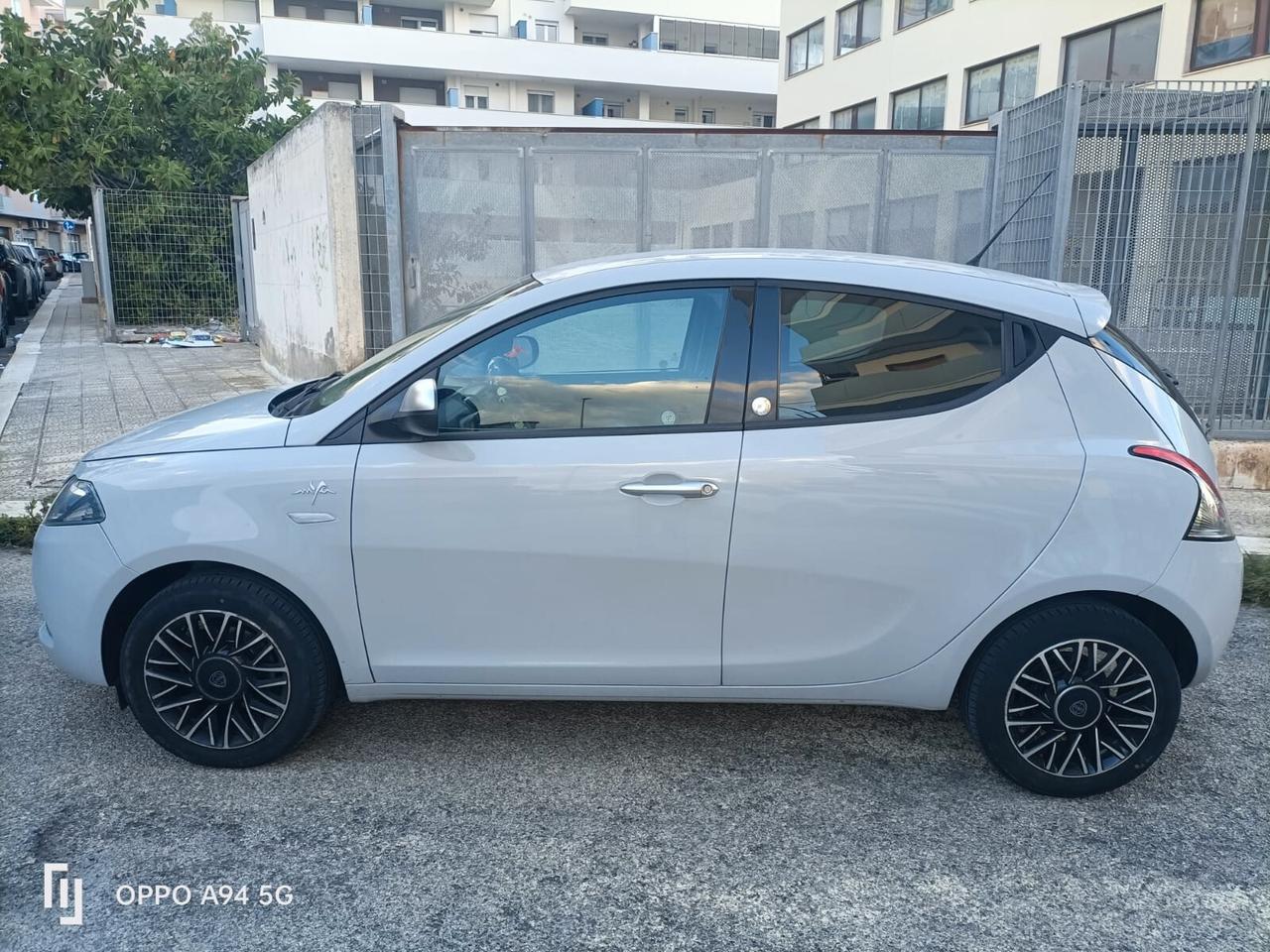 Lancia Ypsilon 1.2 69 CV 5 porte GPL Ecochic Gold