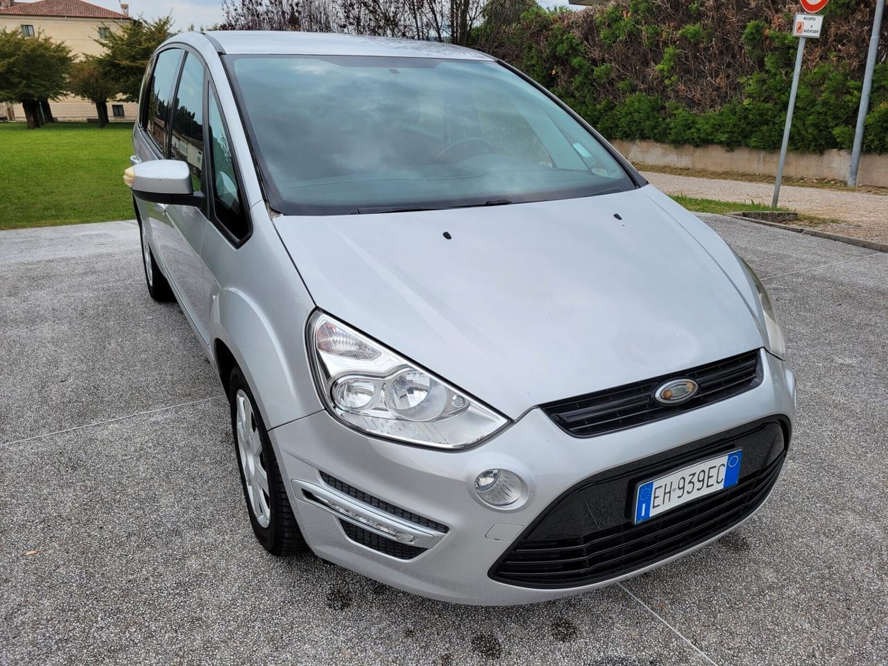 Ford S-Max 2.0 TDCi 163CV Titanium 5 posti