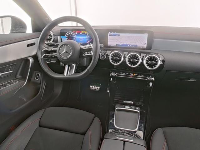 MERCEDES-BENZ CLA 180 Shooting Brake AMG Line Advanced Plus