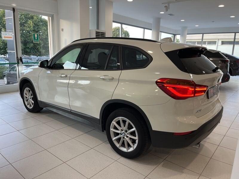 BMW X1 sDrive18d Business *Pelle*Navi*Led*