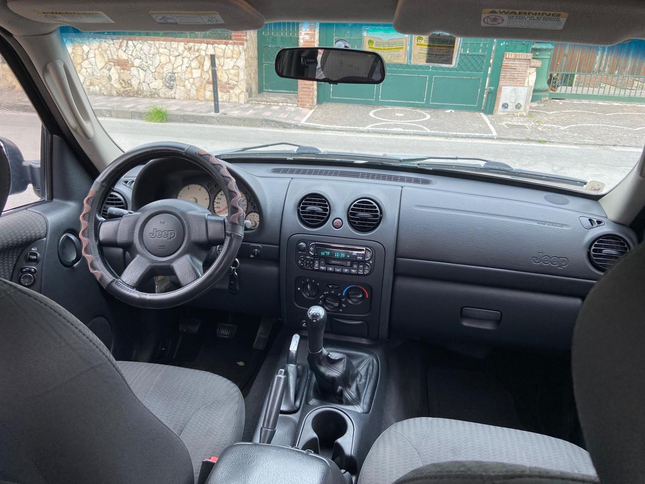 Jeep Cherokee 2.5 CRD Sport