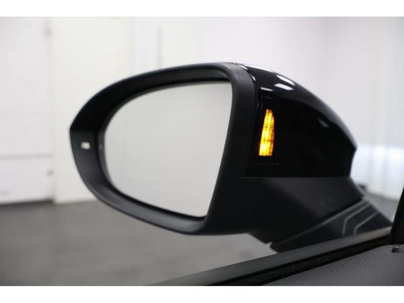 Volkswagen Golf Golf Variant 2.0 TDI 150 CV DSG SCR R-Line BLACK STYLE LED CAMERA HEAD-UP