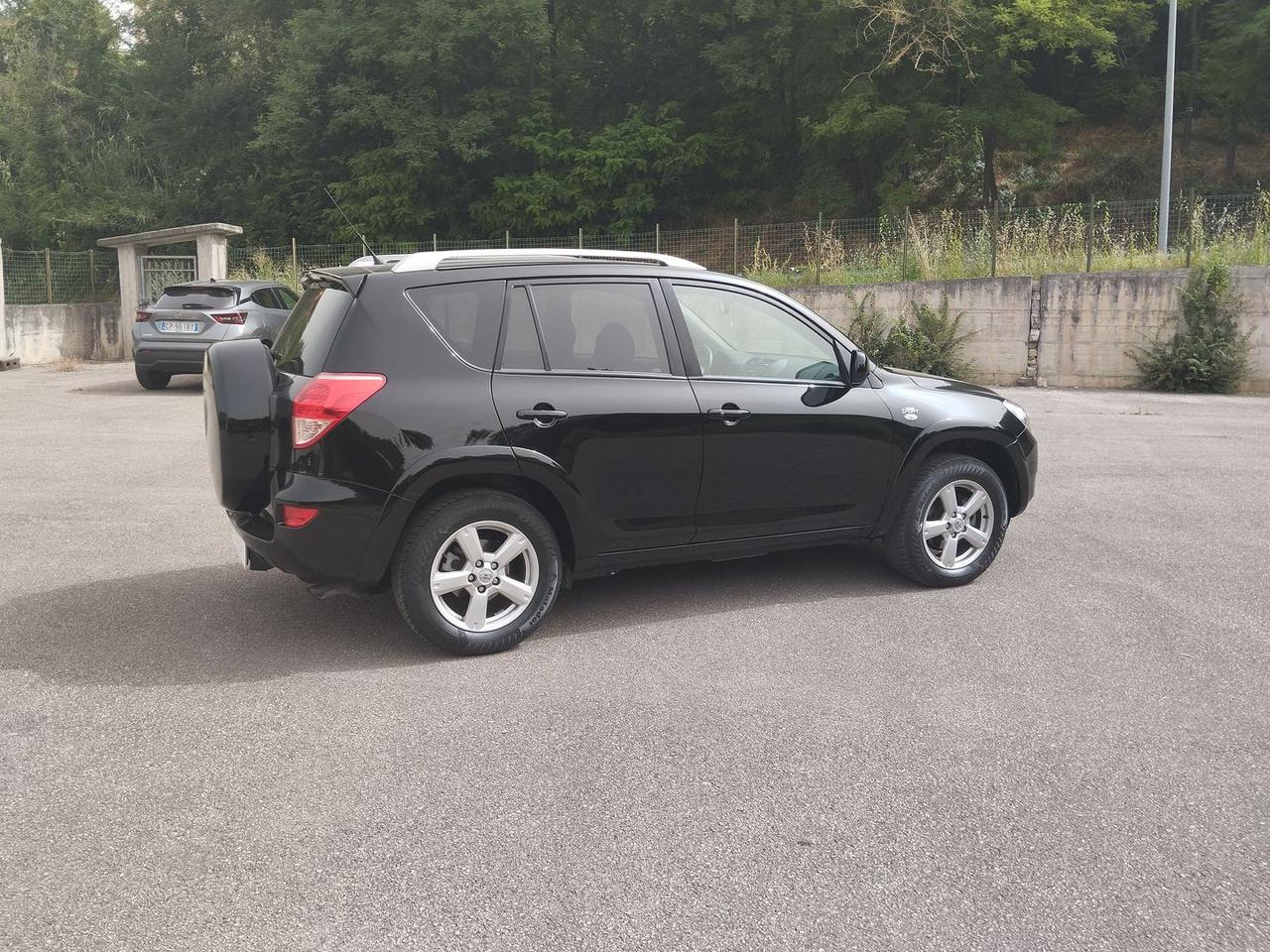 Toyota RAV 4 Luxury 2.2 D-CAT