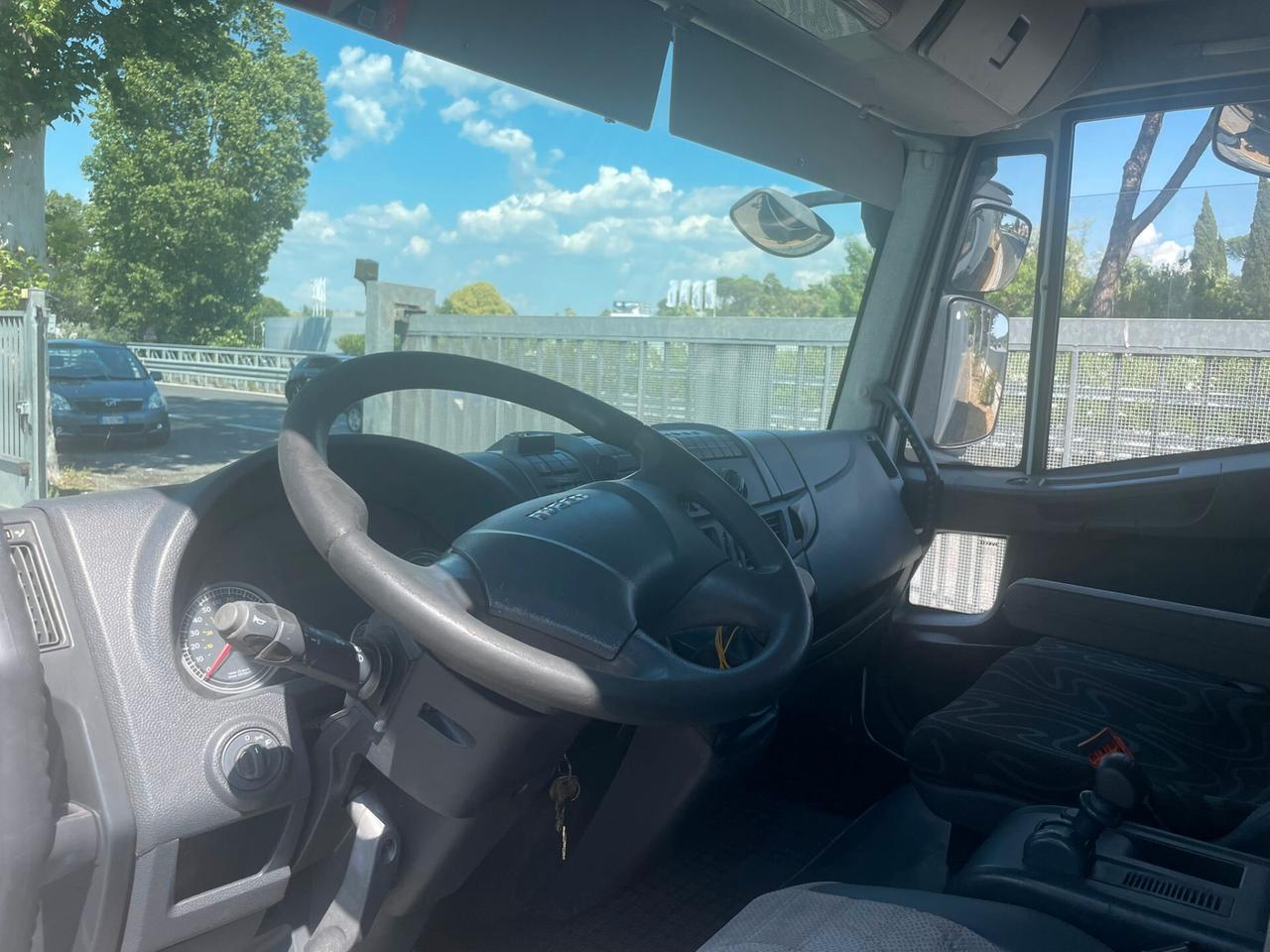 Iveco eurocargo 75E180 furgone e sponda